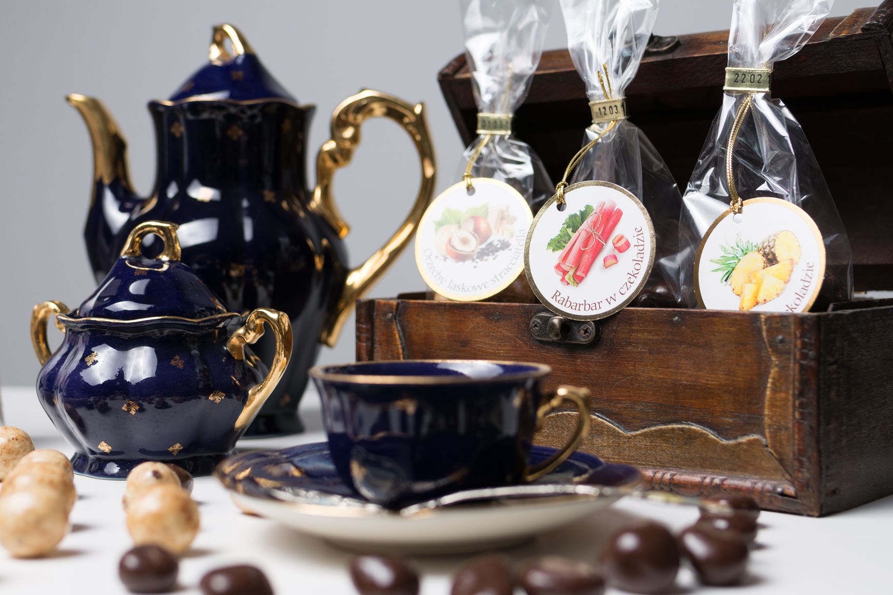 Wie kann man die Geschmacksrichtungen von unseren Schokofrüchten und Nüssen mit Tee verbinden ?